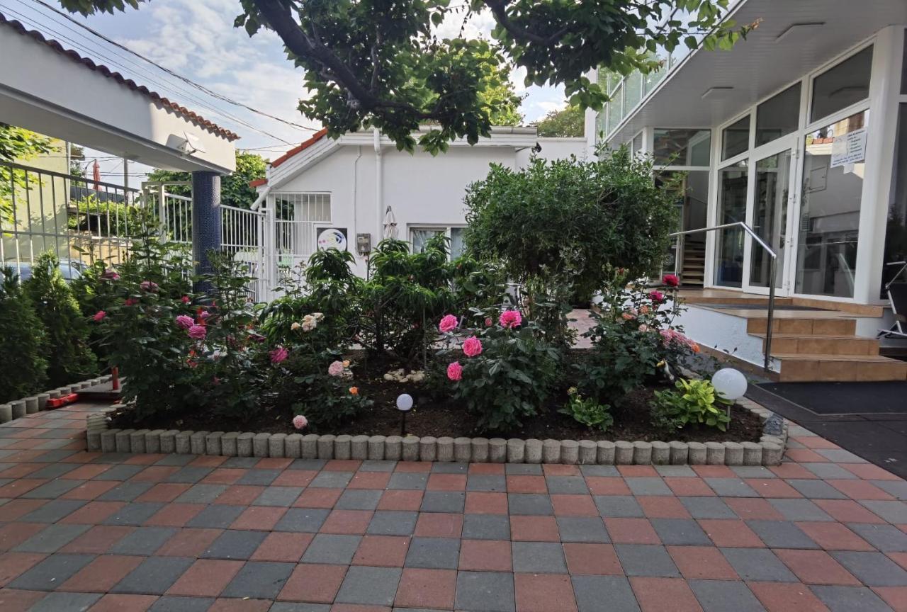 Готель Fitness House With Garden Констанца Екстер'єр фото
